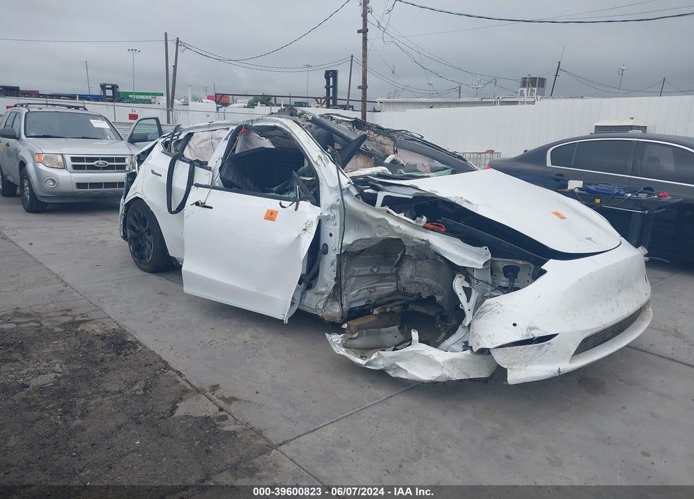 2021 TESLA MODEL Y STANDARD RANGE REAR-WHEEL DRIVE VIN: 5YJYGDED3MF107116