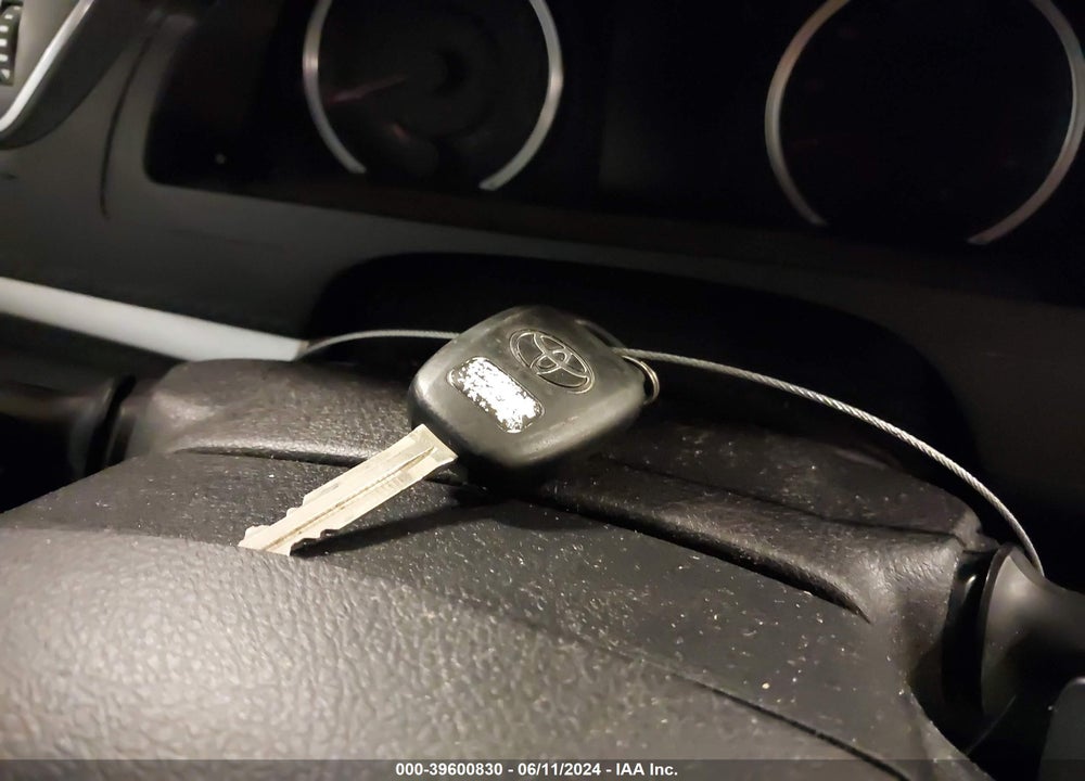 2017 TOYOTA CAMRY SE VIN: 4T1BF1FK5HU651887