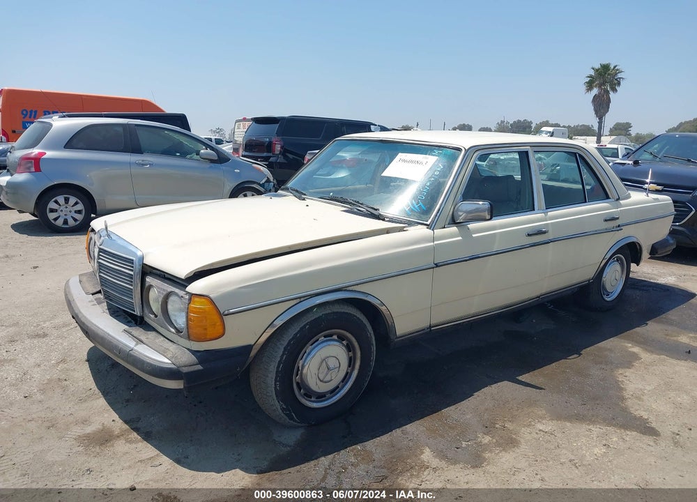 1981 MERCEDES-BENZ 300 D VIN: WDBAB30A6BB249725