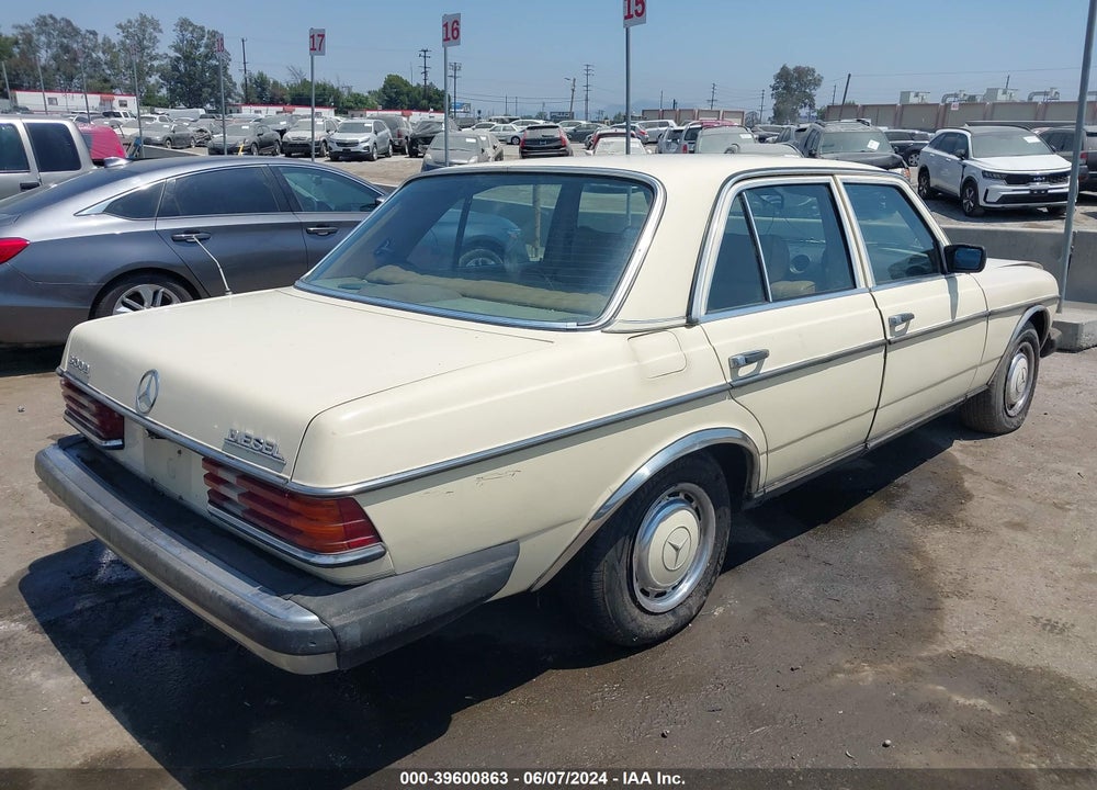 1981 MERCEDES-BENZ 300 D VIN: WDBAB30A6BB249725