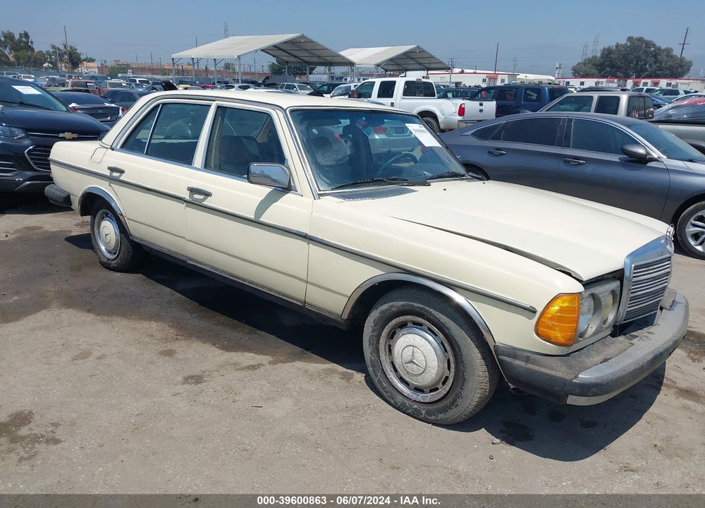 1981 MERCEDES-BENZ 300 D VIN: WDBAB30A6BB249725