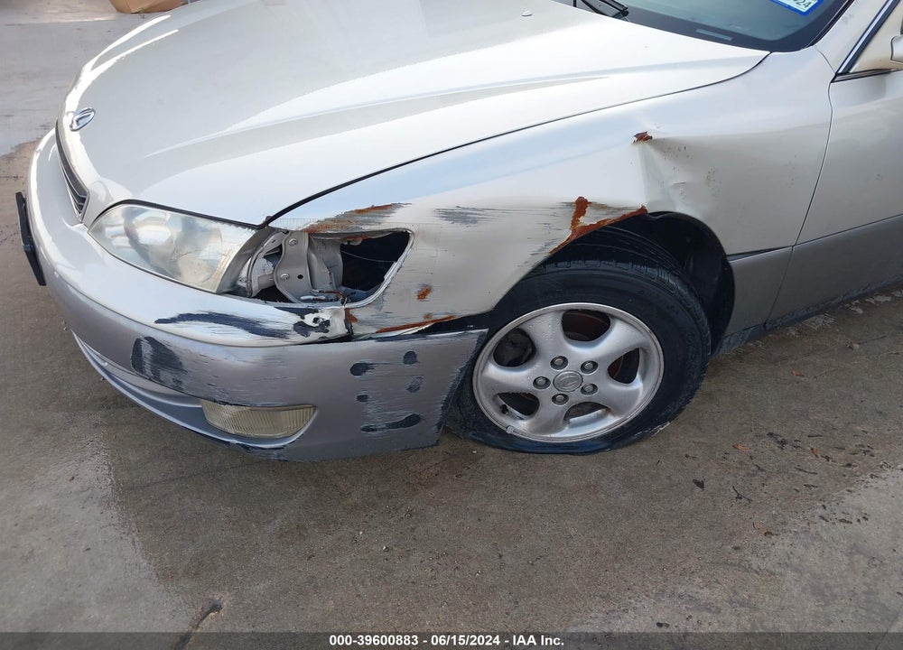 1998 LEXUS ES 300 VIN: JT8BF28G8W0144066