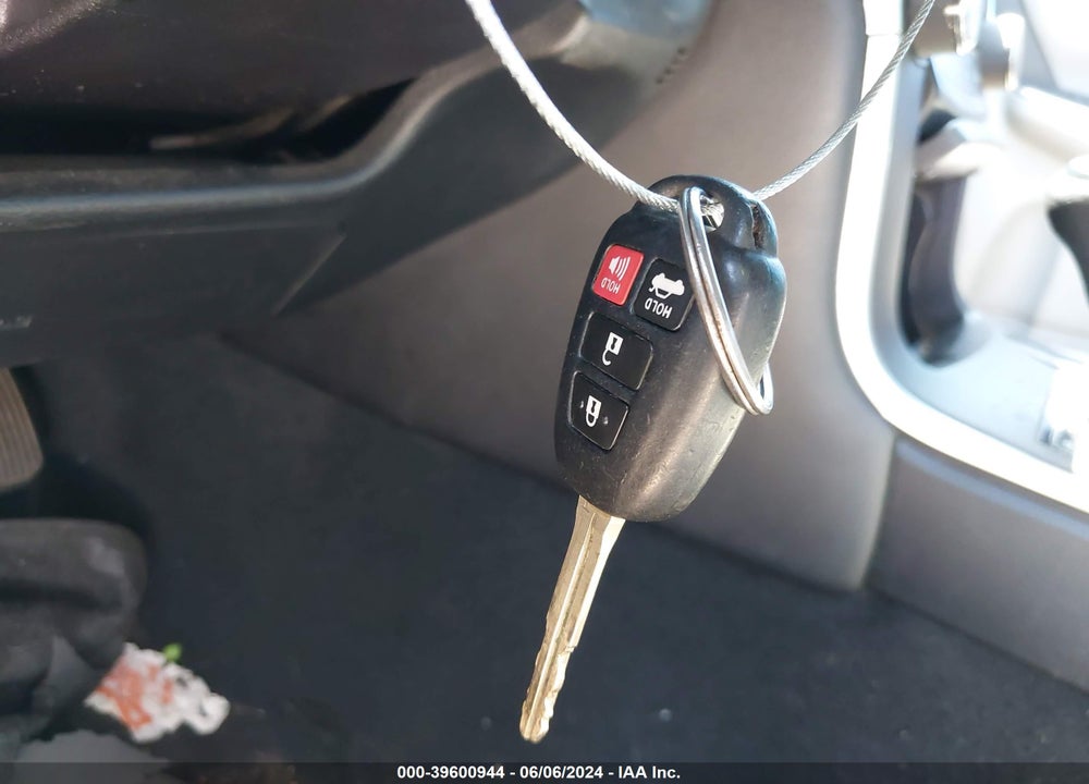 2016 TOYOTA CAMRY SE VIN: 4T1BF1FK1GU151143
