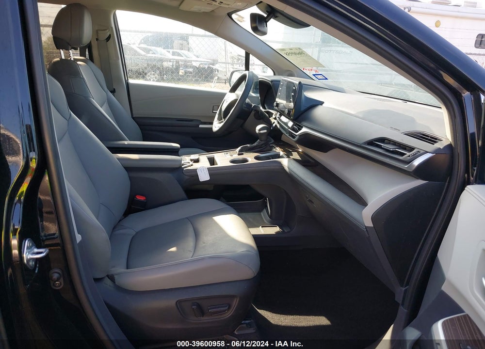 2023 TOYOTA SIENNA XLE VIN: 5TDJRKEC9PS175069