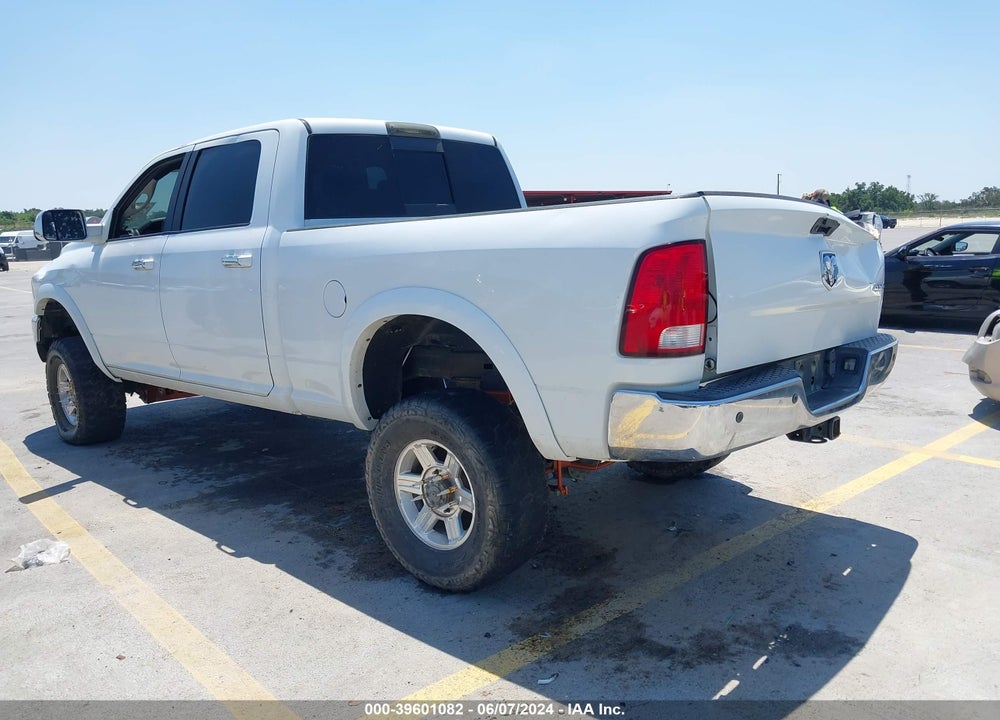 2017 RAM 2500 BIG HORN 4X4 6'4 BOX VIN: 3C6UR5DJ3HG613039