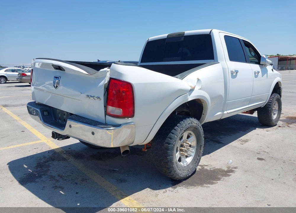 2017 RAM 2500 BIG HORN 4X4 6'4 BOX VIN: 3C6UR5DJ3HG613039