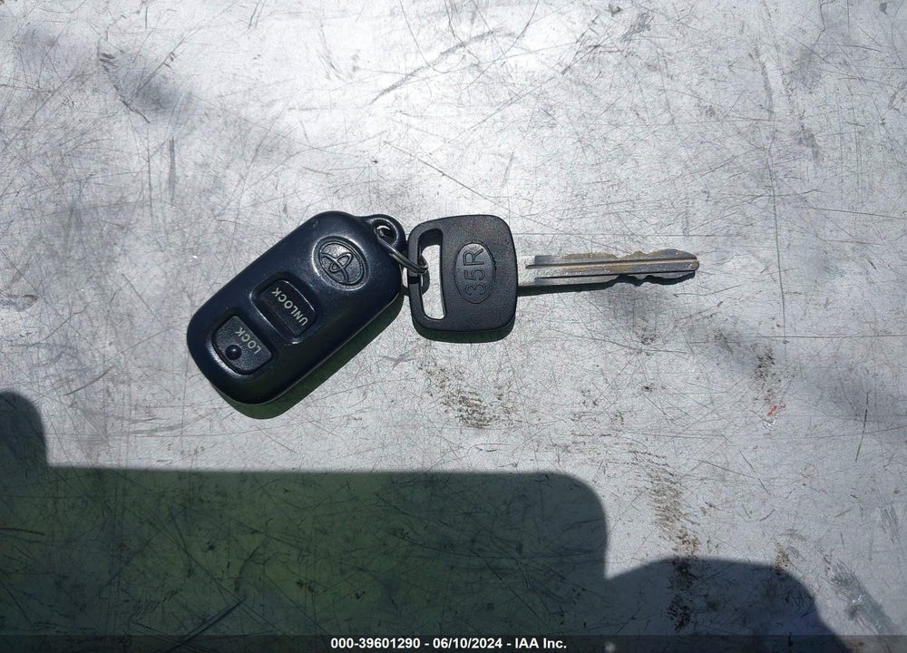 2001 TOYOTA SIENNA VIN: 4T3ZF13C61U351218