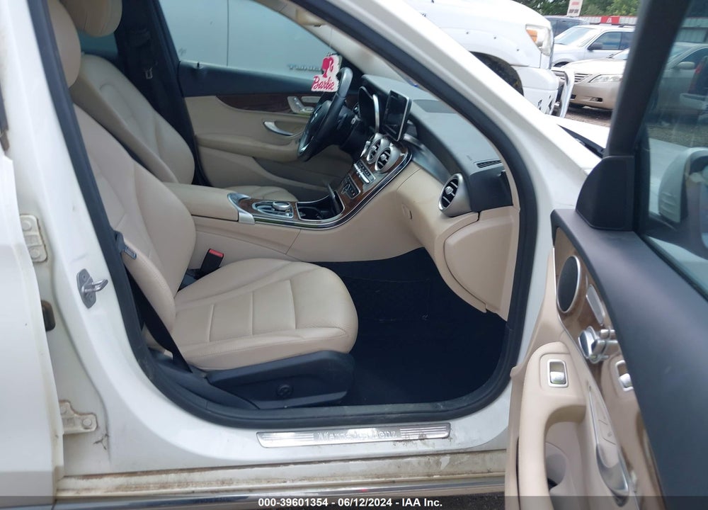 2017 MERCEDES-BENZ C 300 VIN: WDDWF4JB8HR258716