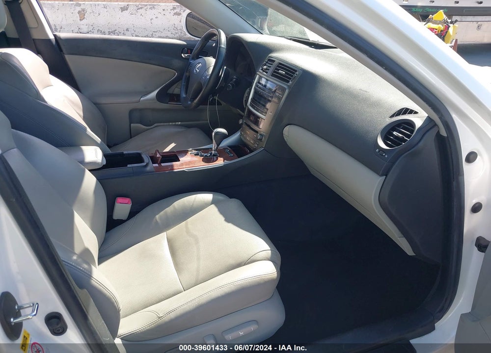 2008 LEXUS IS 250 VIN: JTHBK262882070092