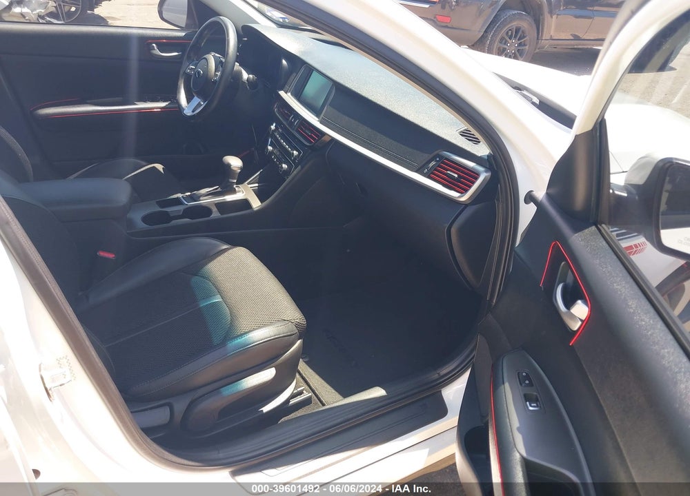 2019 KIA OPTIMA S VIN: 5XXGT4L3XKG359103