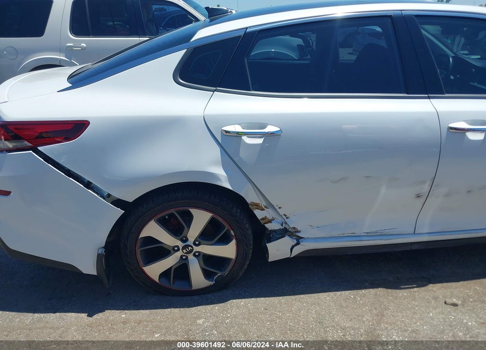 2019 KIA OPTIMA S VIN: 5XXGT4L3XKG359103