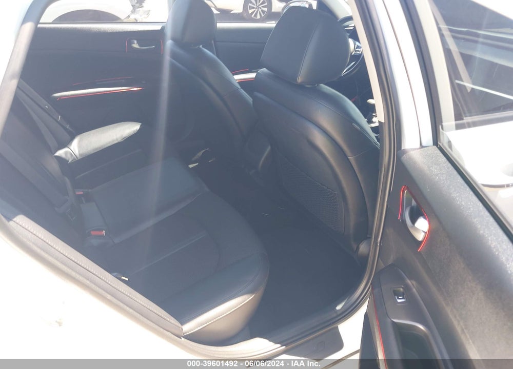 2019 KIA OPTIMA S VIN: 5XXGT4L3XKG359103