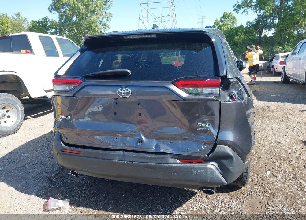 2019 TOYOTA RAV4 XLE VIN: JTMP1RFV8KJ006130