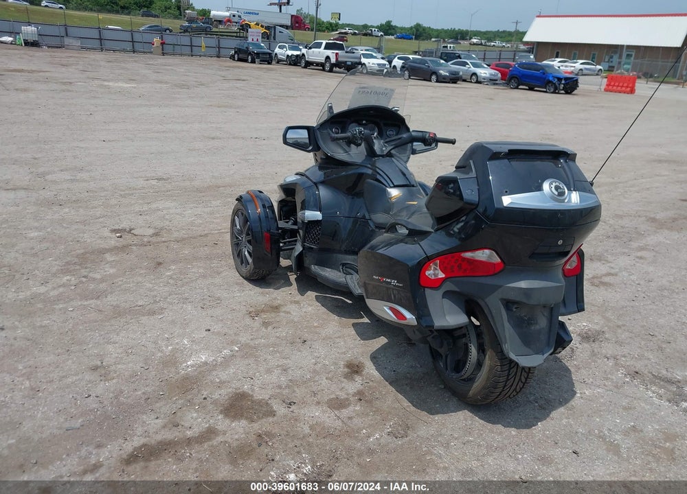 2014 CAN-AM SPYDER ROADSTER RT/RTS/RT LIMITED VIN: 2BXNBDD10EV000529