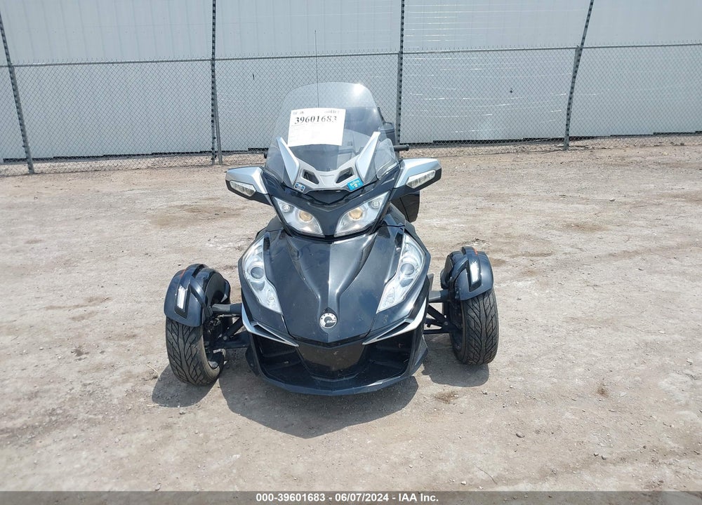2014 CAN-AM SPYDER ROADSTER RT/RTS/RT LIMITED VIN: 2BXNBDD10EV000529
