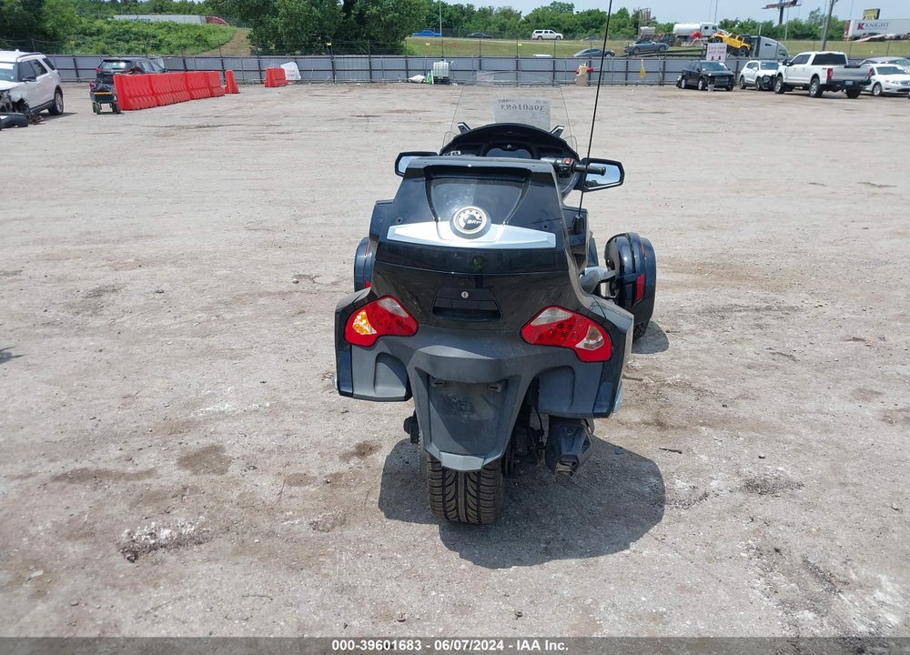 2014 CAN-AM SPYDER ROADSTER RT/RTS/RT LIMITED VIN: 2BXNBDD10EV000529