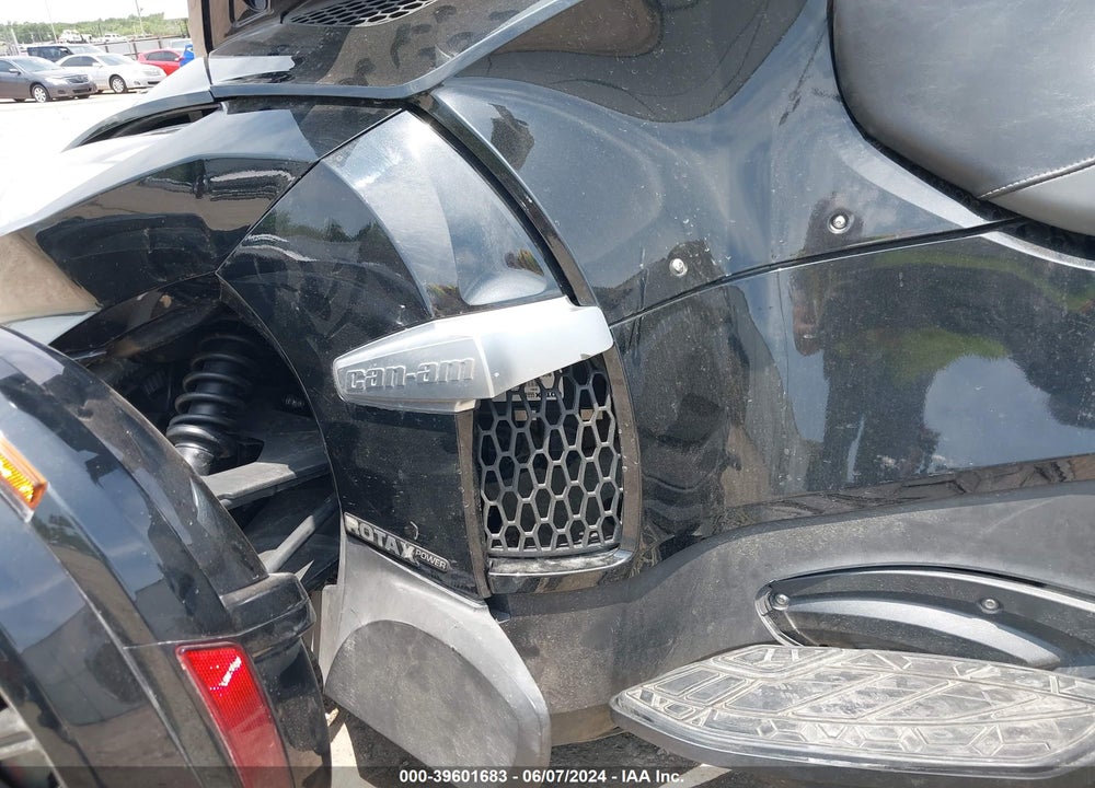 2014 CAN-AM SPYDER ROADSTER RT/RTS/RT LIMITED VIN: 2BXNBDD10EV000529