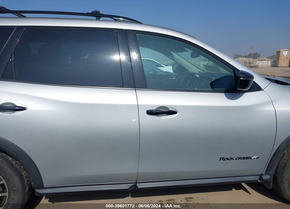 2020 NISSAN PATHFINDER SV 4WD VIN: 5N1DR2BM4LC579995
