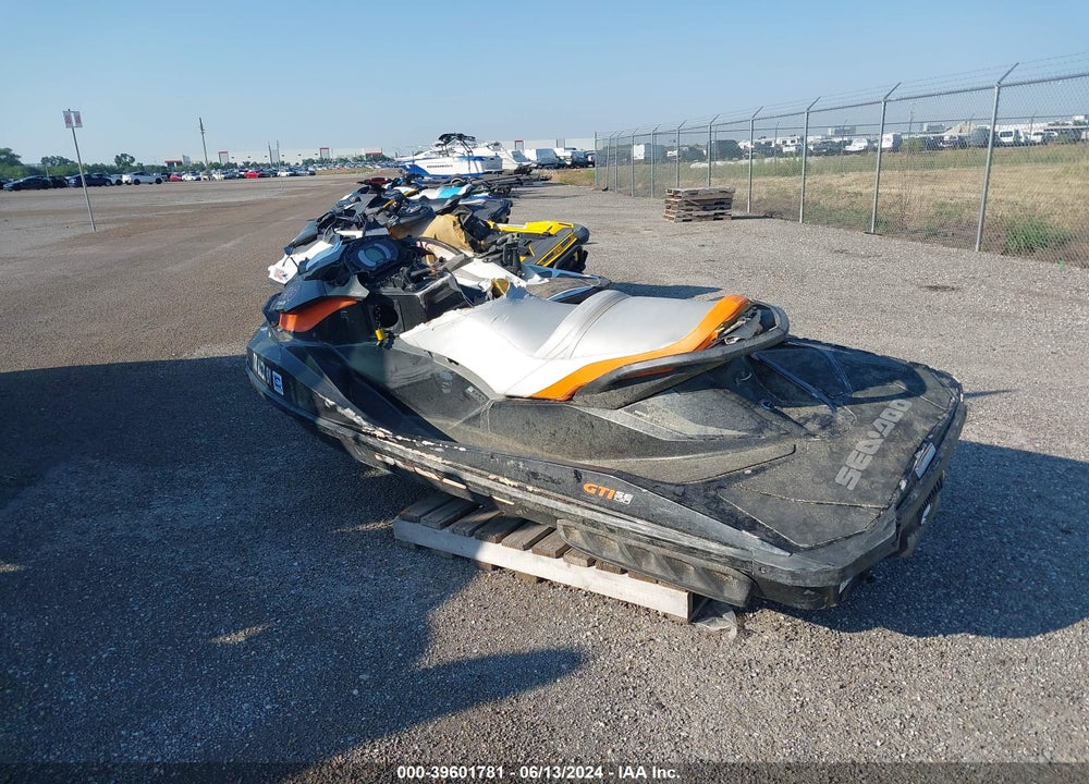 2013 SEADOO --- VIN: YDV32721C313