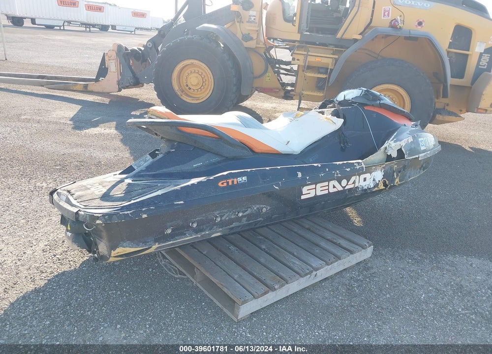 2013 SEADOO --- VIN: YDV32721C313