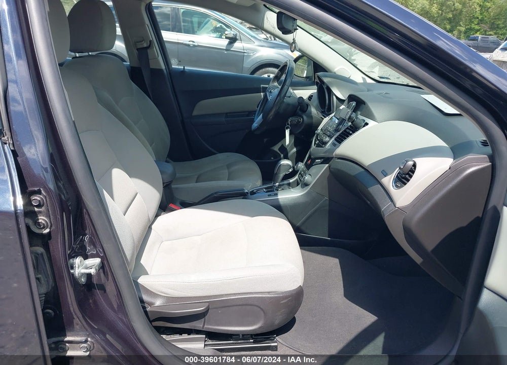 2014 CHEVROLET CRUZE 1LT AUTO VIN: 1G1PC5SB9E7425421