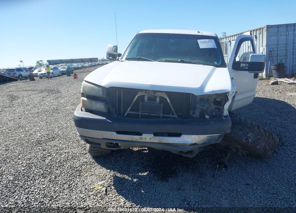 2003 CHEVROLET SILVERADO 2500HD LS VIN: 1GCHK29U23E105239