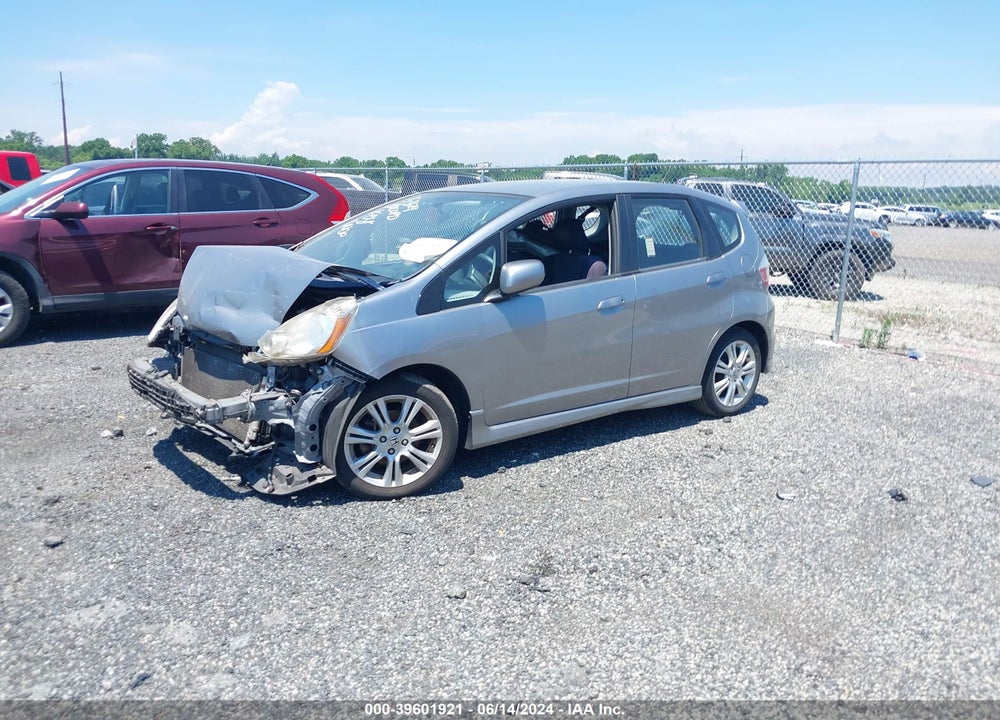 2010 HONDA FIT VIN: JHMGE8G44AC036599
