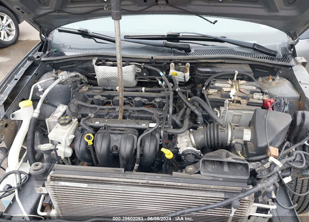 2011 FORD FOCUS SE VIN: 1FAHP3FNXBW104696