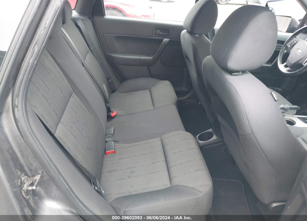 2011 FORD FOCUS SE VIN: 1FAHP3FNXBW104696