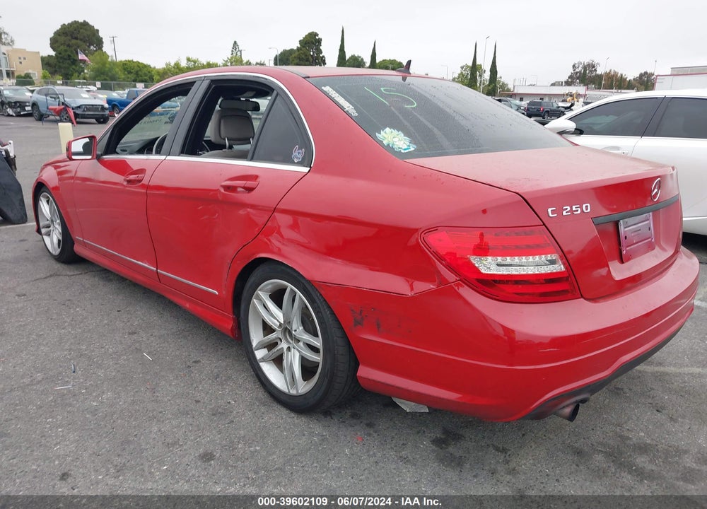 2014 MERCEDES-BENZ C 250 LUXURY/SPORT VIN: WDDGF4HBXEA933311