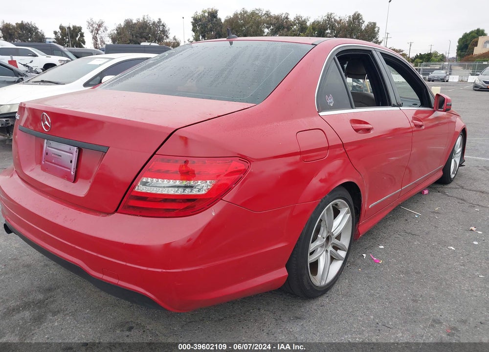 2014 MERCEDES-BENZ C 250 LUXURY/SPORT VIN: WDDGF4HBXEA933311