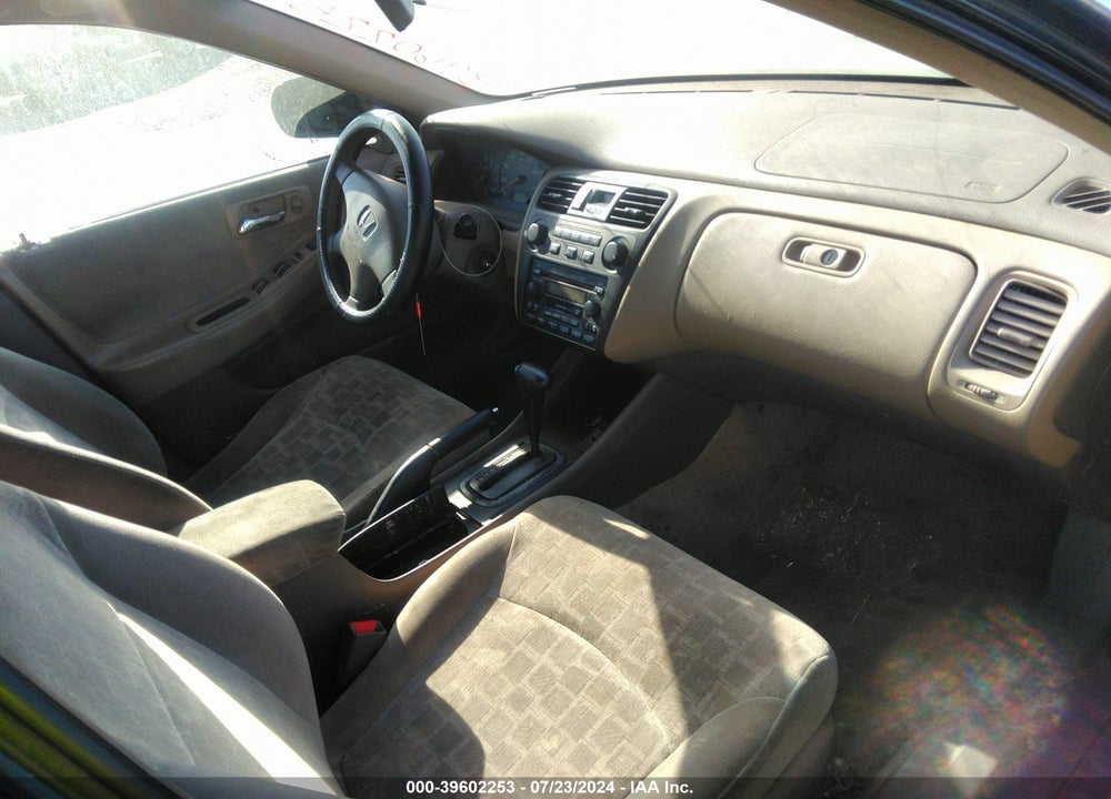 2001 HONDA ACCORD VIN: 1HGCG66831A010463