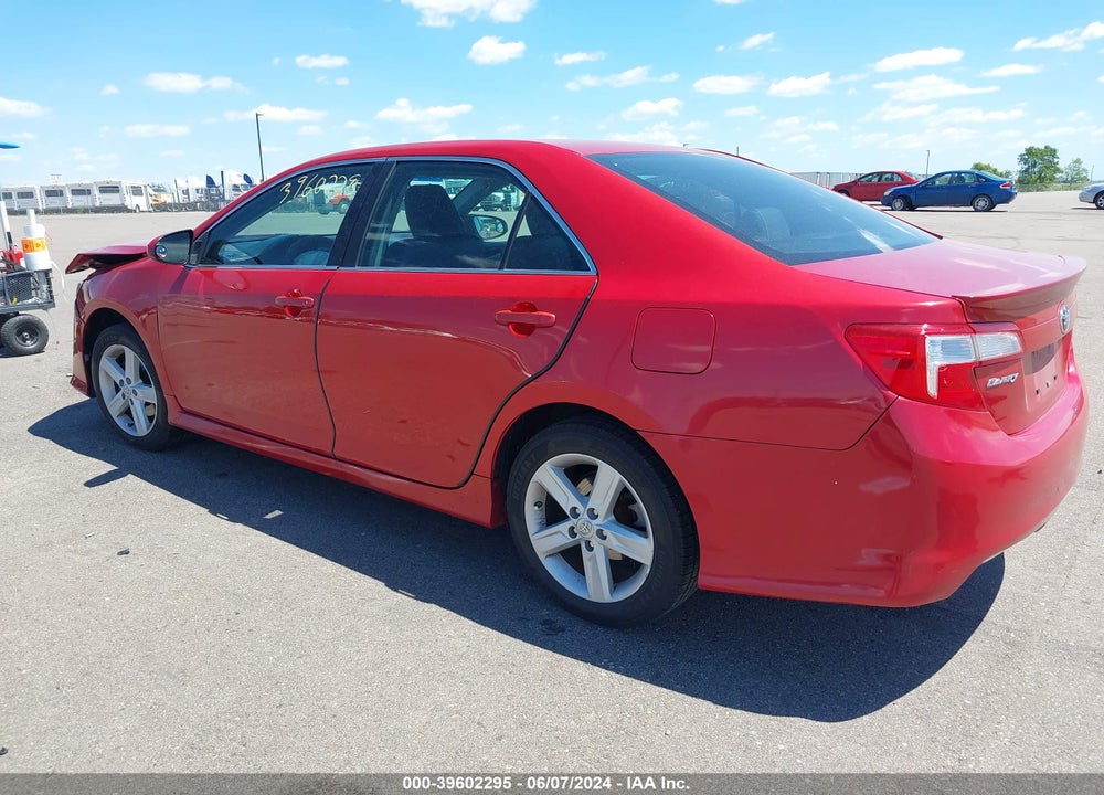 2014 TOYOTA CAMRY SE VIN: 4T1BF1FK4EU810314