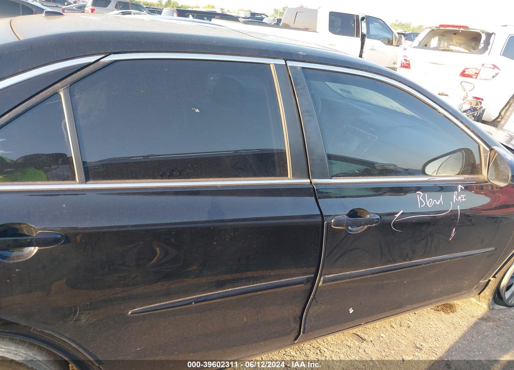 2015 TOYOTA CAMRY SE VIN: 4T1BF1FK8FU035937