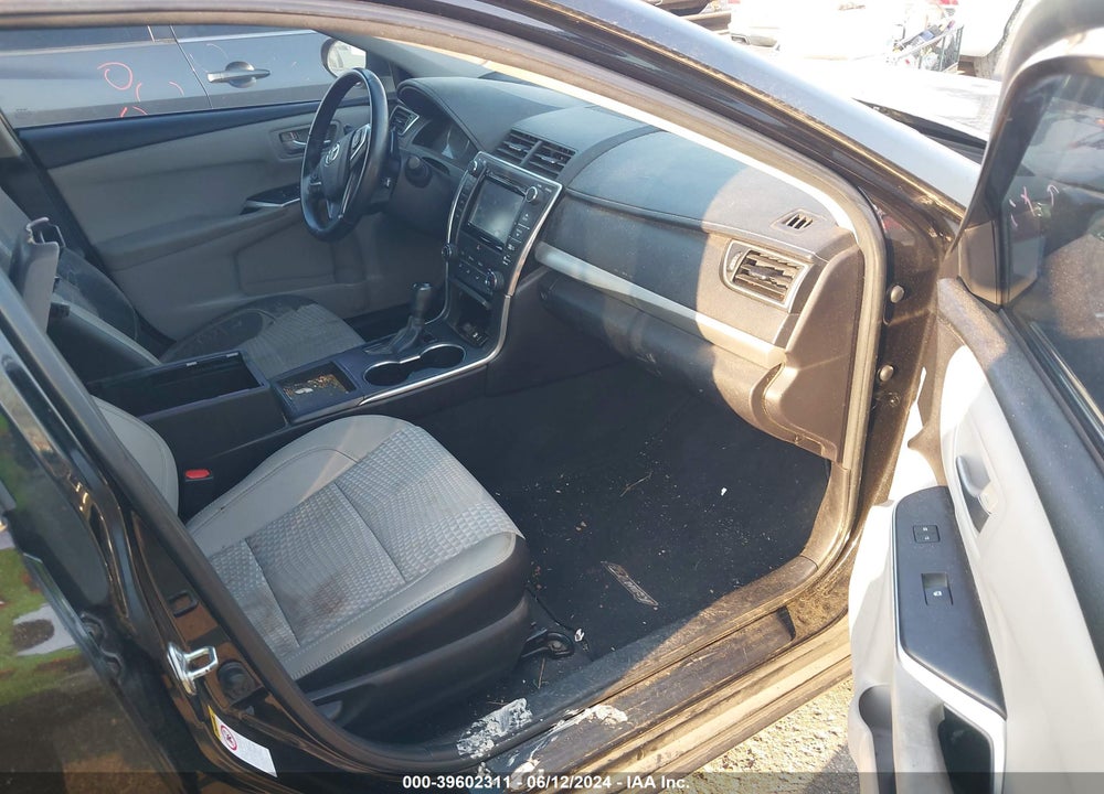 2015 TOYOTA CAMRY SE VIN: 4T1BF1FK8FU035937