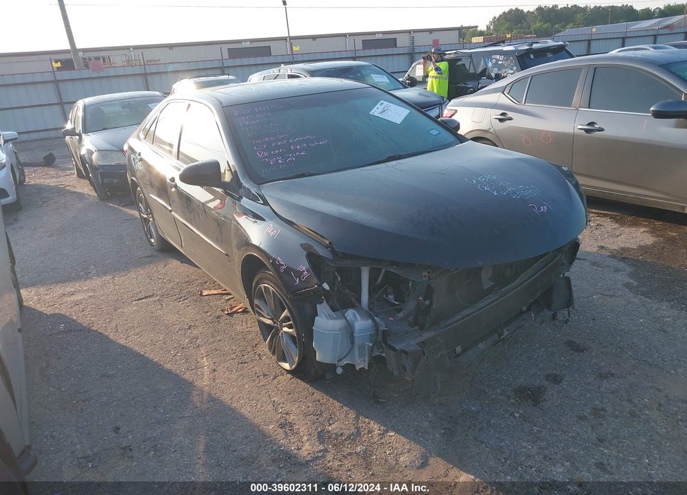 2015 TOYOTA CAMRY SE VIN: 4T1BF1FK8FU035937