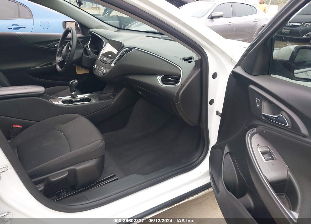 2019 CHEVROLET MALIBU LT VIN: 1G1ZD5ST8KF160281