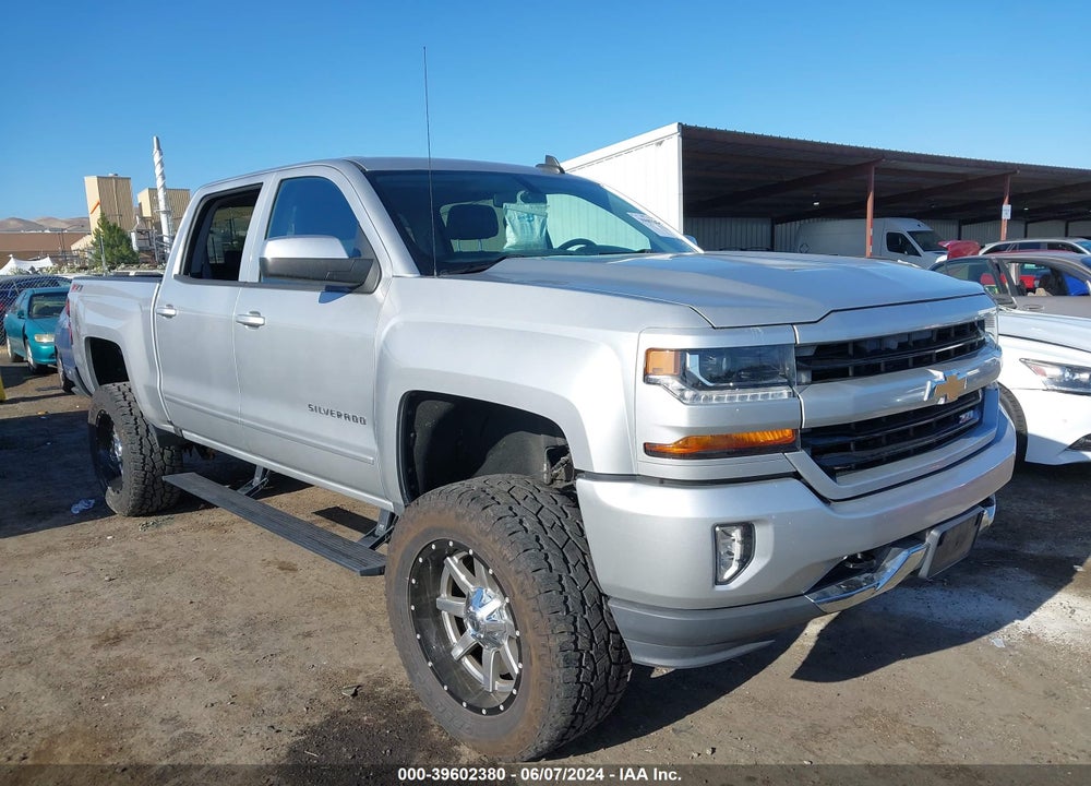 2017 CHEVROLET SILVERADO 1500 2LT VIN: 3GCUKREC6HG217787