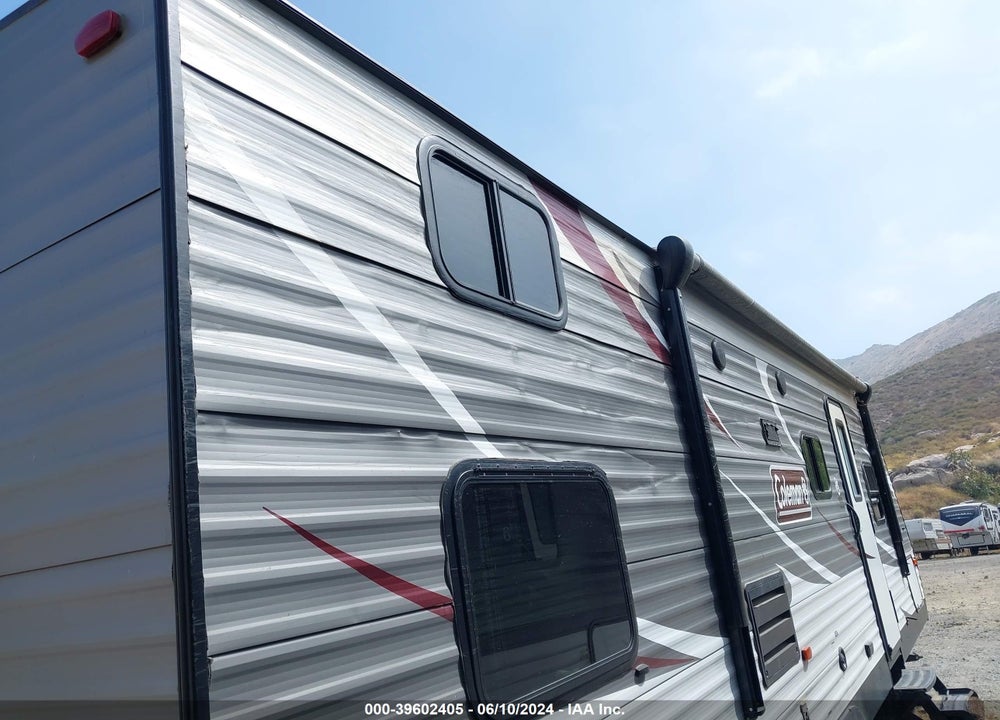 2018 COLEMAN OTHER VIN: 4YDT26227JY935640