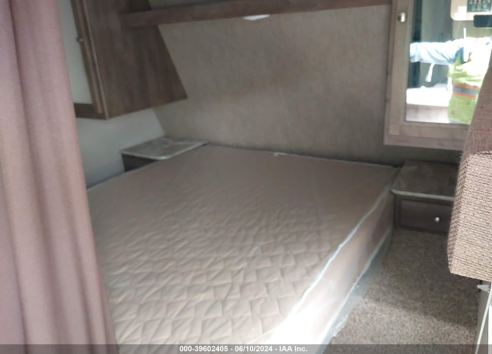 2018 COLEMAN OTHER VIN: 4YDT26227JY935640