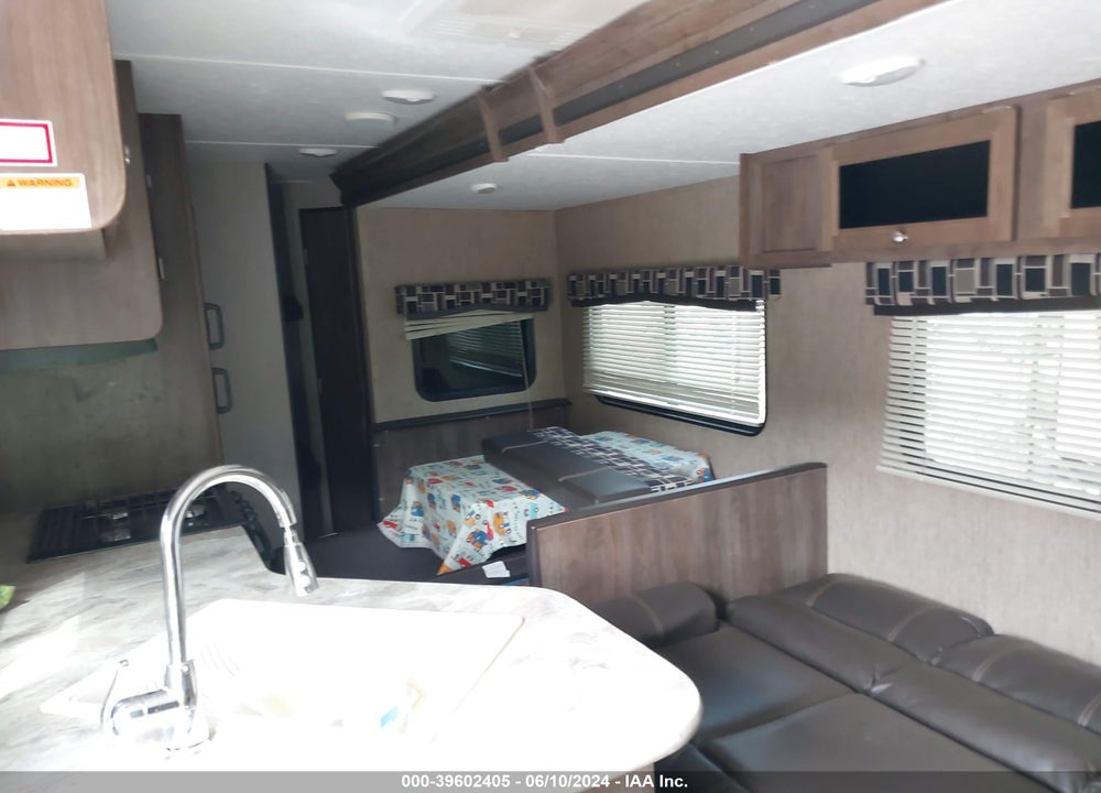 2018 COLEMAN OTHER VIN: 4YDT26227JY935640