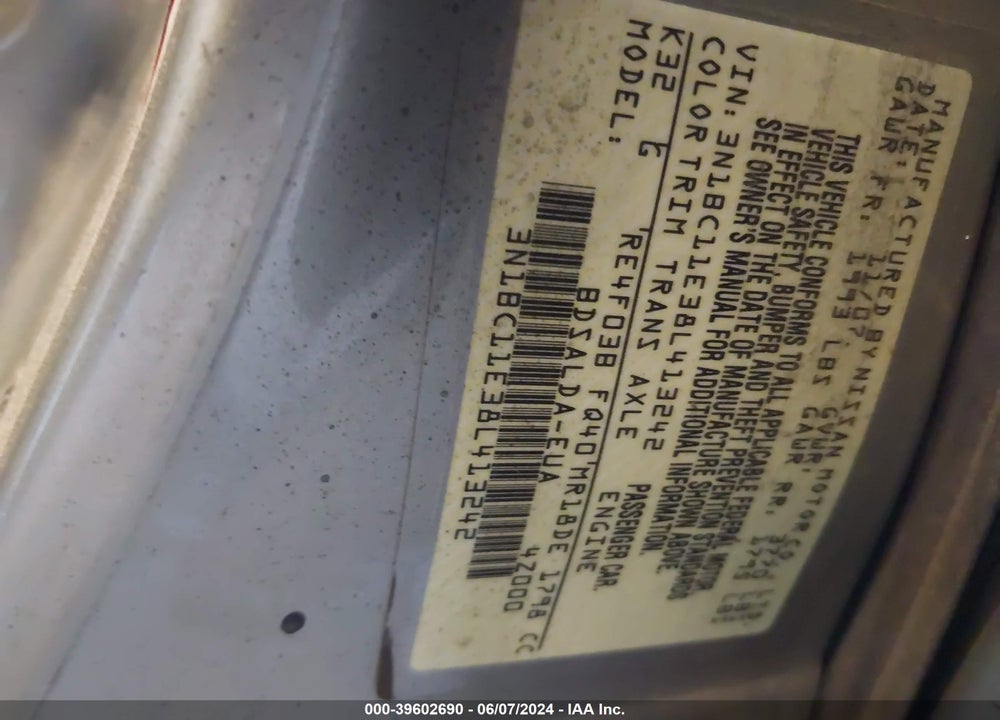2008 NISSAN VERSA VIN: 3N1BC11E38L413242