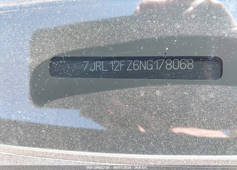 2022 VOLVO S60 B5 MOMENTUM VIN: 7JRL12FZ6NG178068