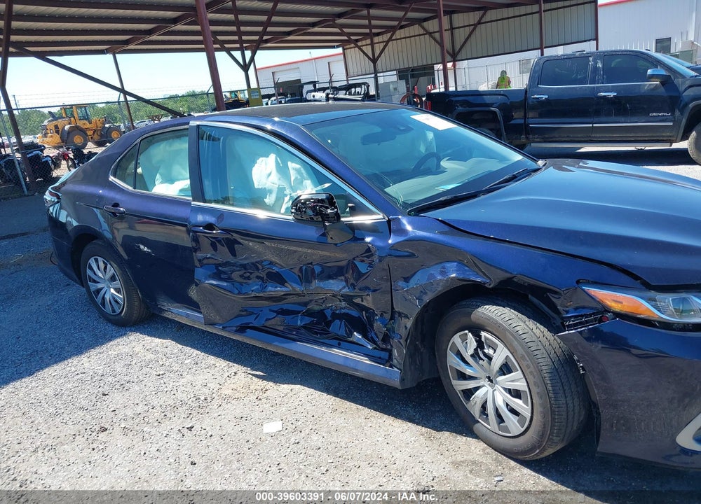 2022 TOYOTA CAMRY LE HYBRID VIN: 4T1C31AK2NU590773