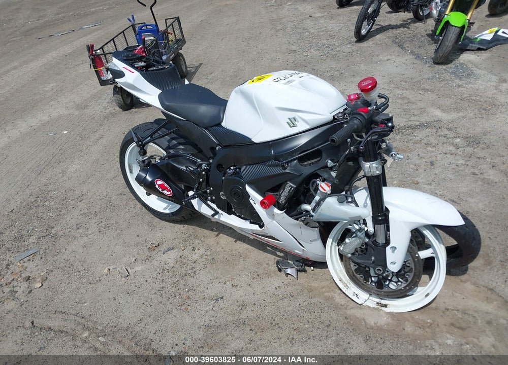2020 SUZUKI GSX-R600 VIN: JS1GN7FAXL7100685