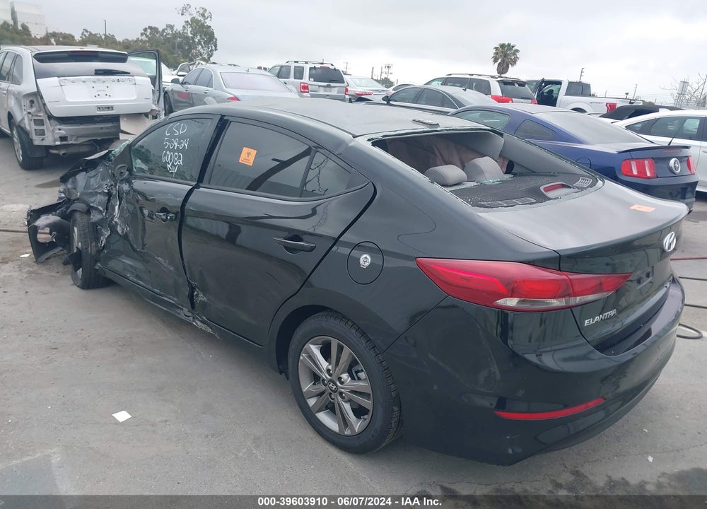 2018 HYUNDAI ELANTRA SEL VIN: 5NPD84LF6JH383044
