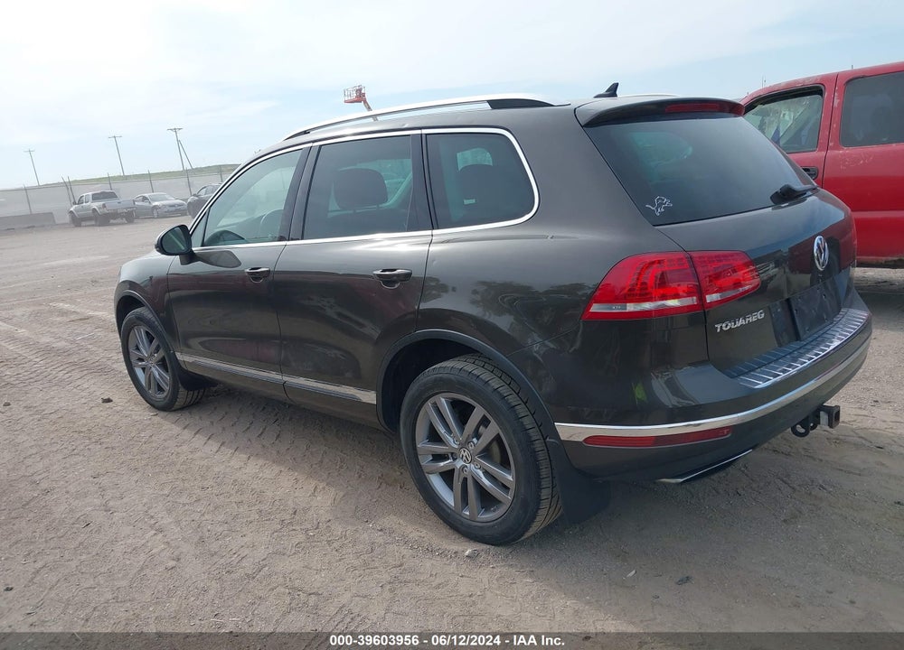 2016 VOLKSWAGEN TOUAREG VR6 LUX VIN: WVGEF9BP5GD011299