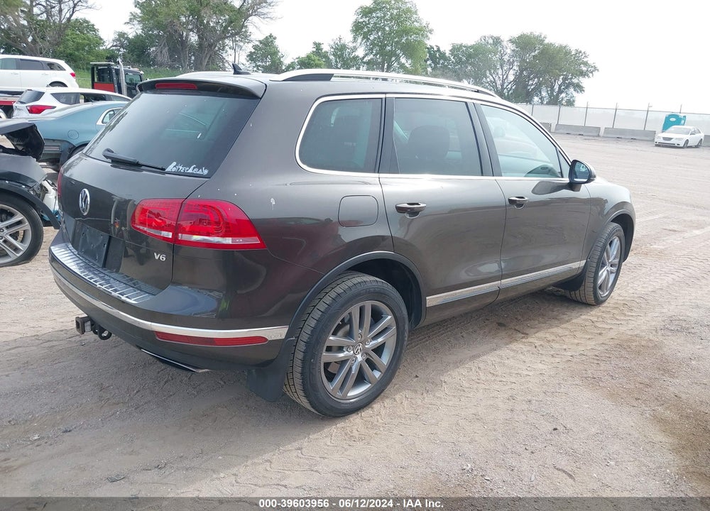 2016 VOLKSWAGEN TOUAREG VR6 LUX VIN: WVGEF9BP5GD011299