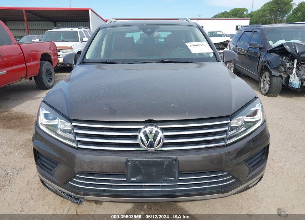 2016 VOLKSWAGEN TOUAREG VR6 LUX VIN: WVGEF9BP5GD011299