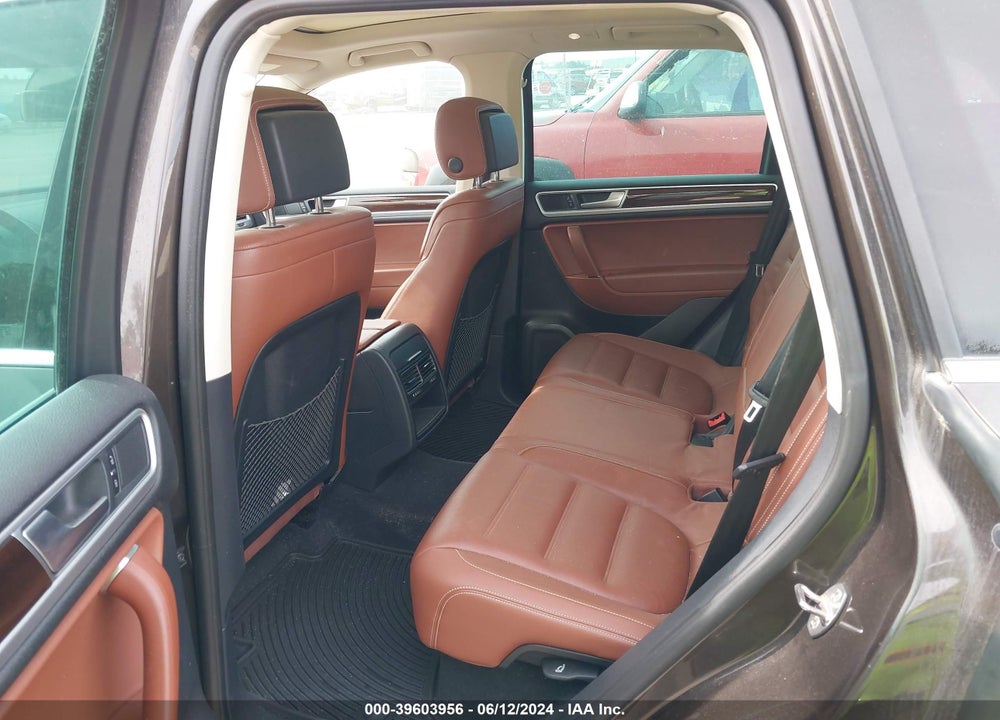 2016 VOLKSWAGEN TOUAREG VR6 LUX VIN: WVGEF9BP5GD011299